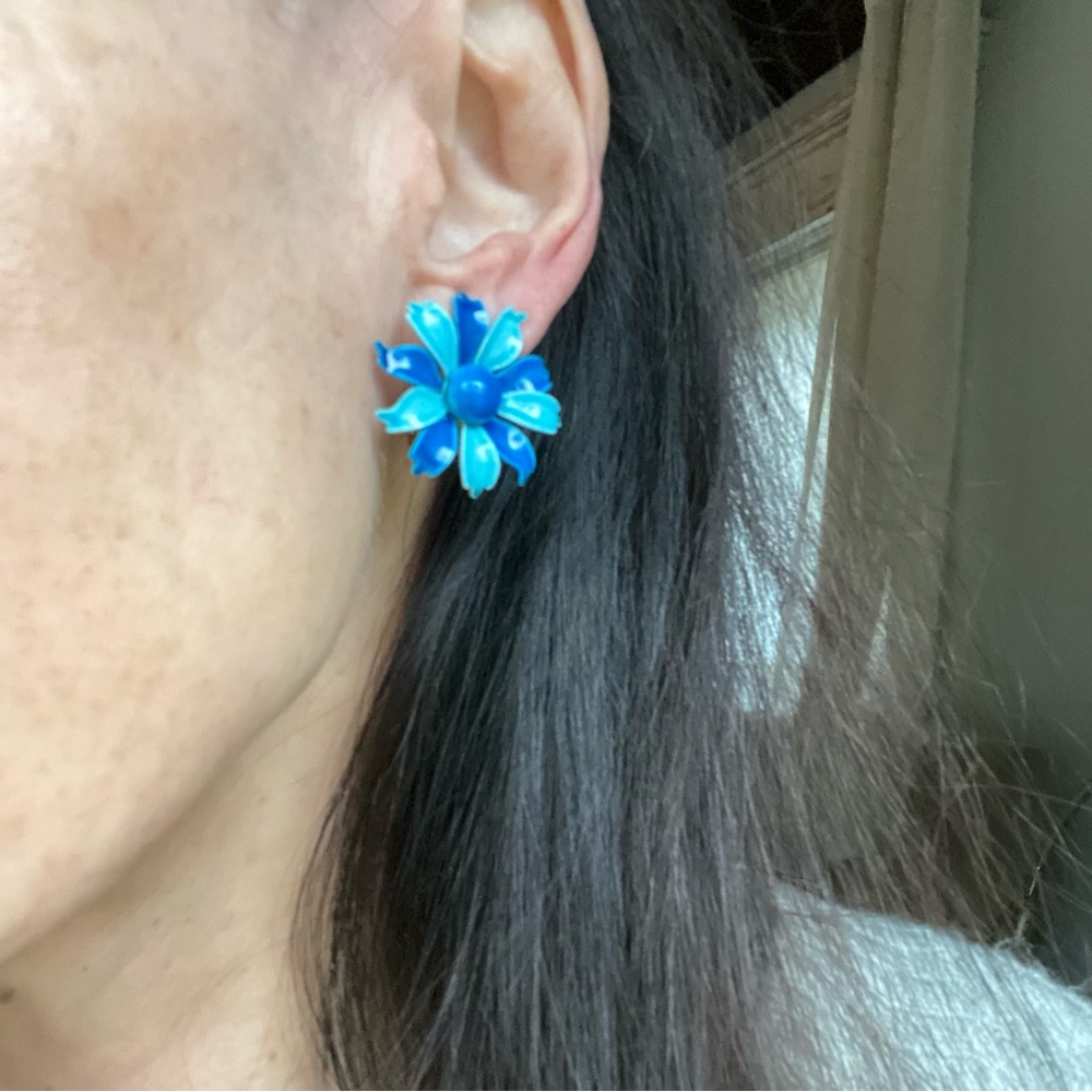 Clip on vintage earrings - Picture 2 of 7